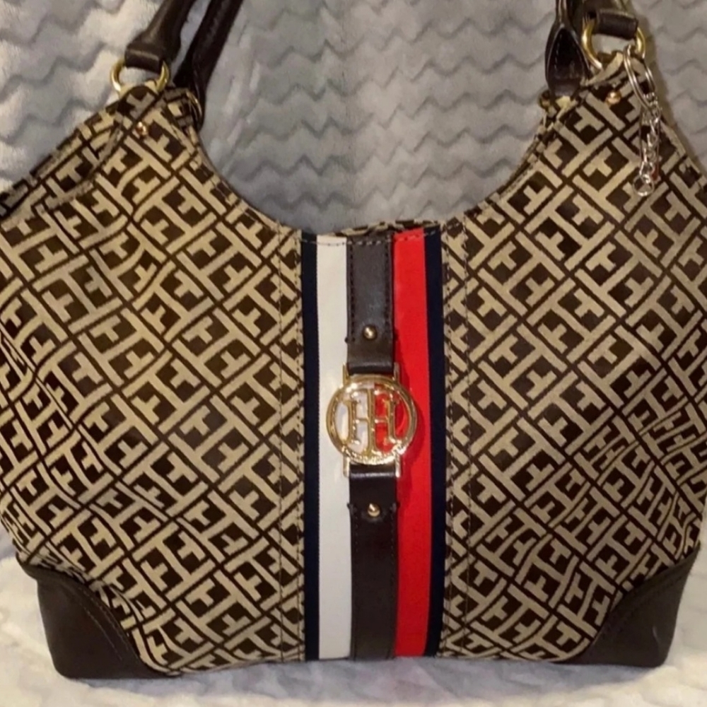 Tommy Hilfiger purse